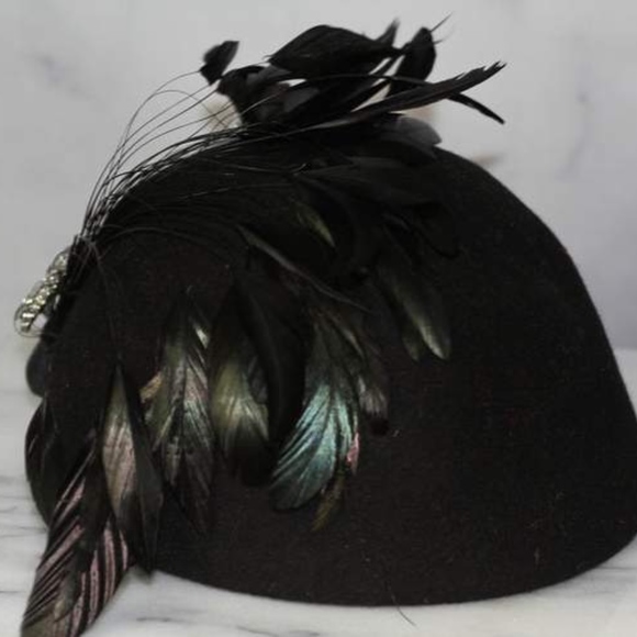 Black Wool Pill Round main image 6